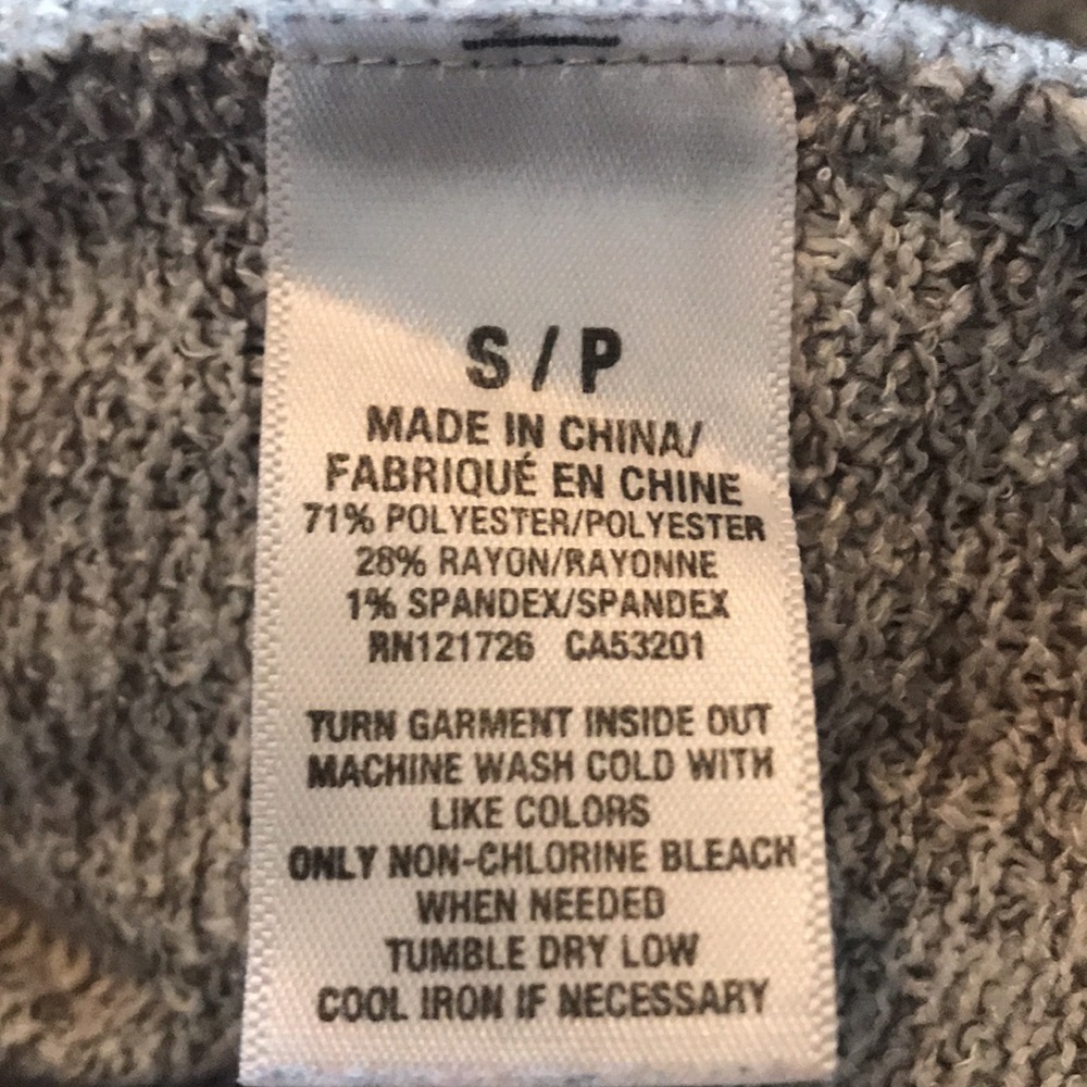 Aeropostale Women’s Sweater Small - Picture 4 of 4